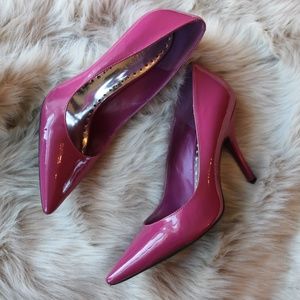 [BCBG] fuchsia pumps